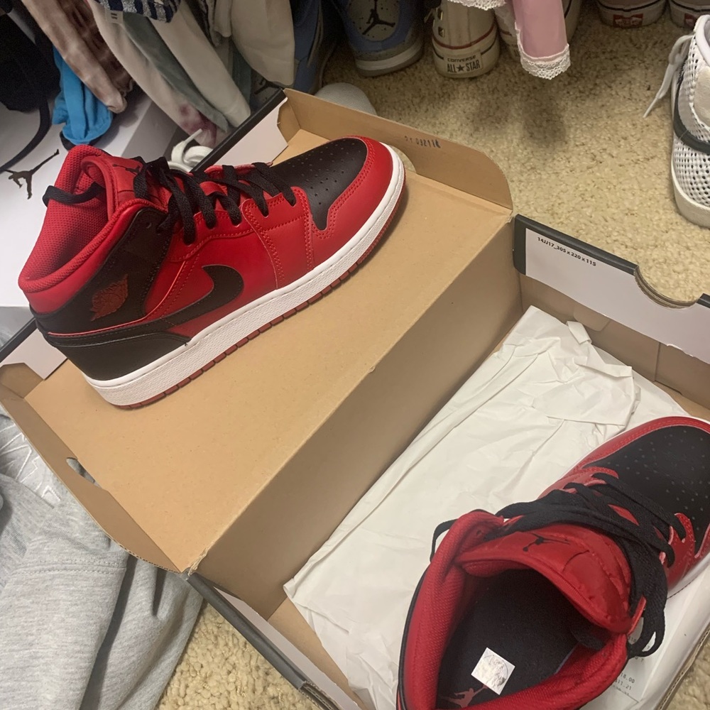 Jordan 1 - Picture 2 of 5